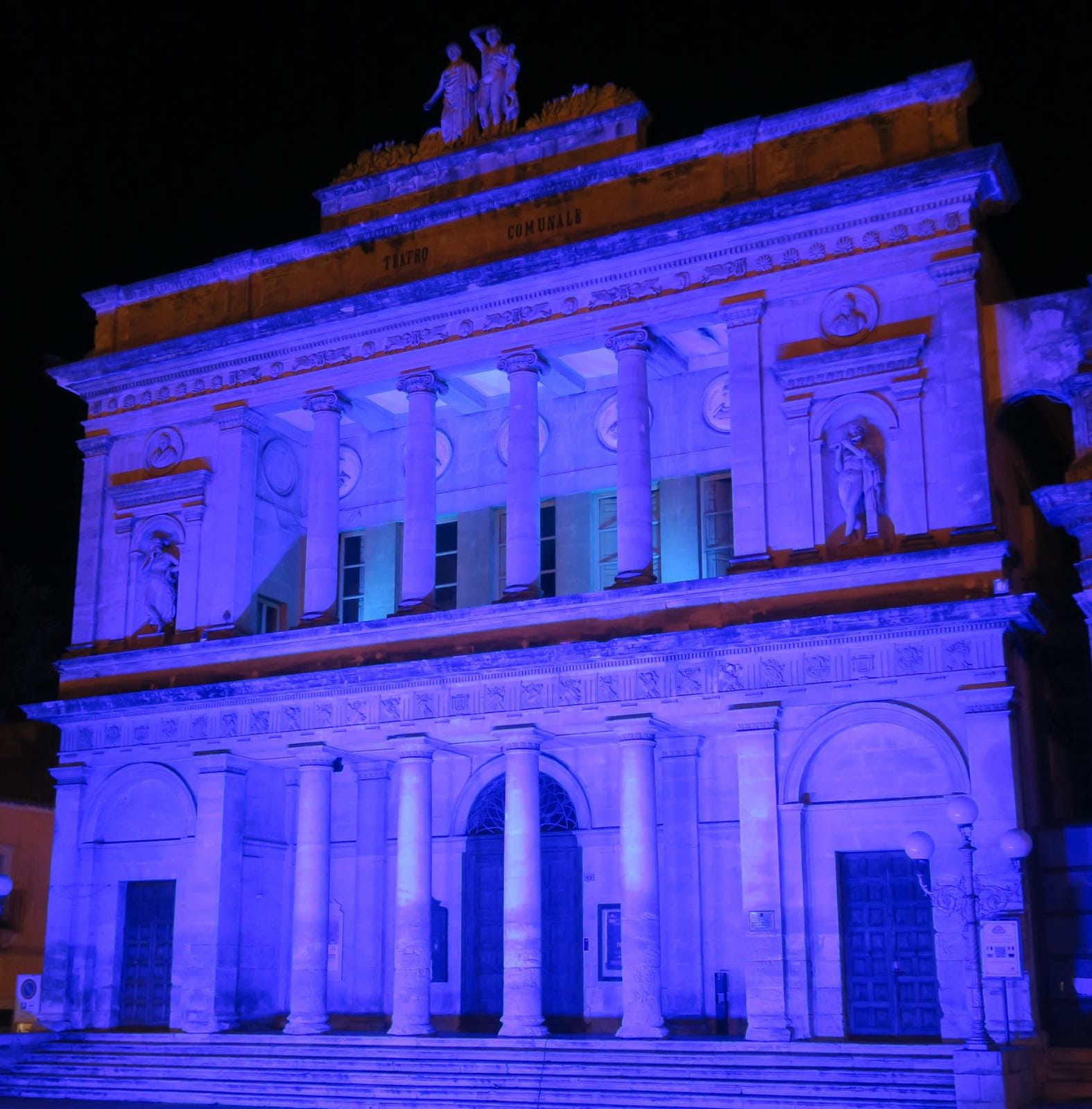 Giornata mondiale del diabete il Teatro Vittoria Colonna si tinge di blu