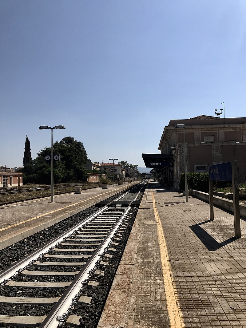 B) Ferrovia - Zona Industriale - Vittoria Cultura